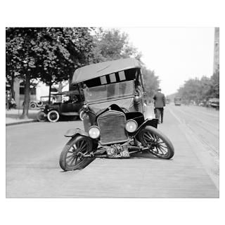 Wall Art  Posters  Crashed Model T Ford, 1922