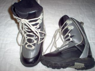 KEMPER WOMENS SIZE 5 MONDO GRAY AND BLACK SNOWBOARD BOOTS  EXCELLENT