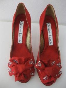 AUTH CHRISTIAN LACROIX LUXURIOUS RED SILK OPEN TOE SHOES. SIZE 36 NO