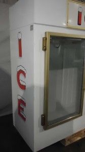 We have a Leer model 602UA25MG single door glass door ice merchandiser