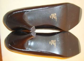 Boston Design Studio Size 9 5 w Black Heel Pump Shoes Tip Scuff