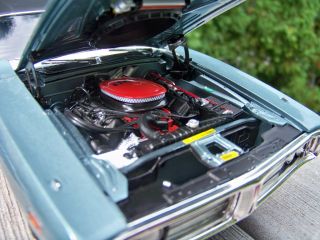 18 Autoworld 1971 Gunmetal Gray GA4 Hemi 426 R T Dodge Charger SKU
