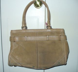 Description Classic Coach style handbag. Silver hardware, interior