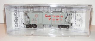 Kadee HO Scale 8025 Southern Pacific SP PS 2 2 Bay Covered Hopper