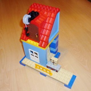 Lego Duplo Eisenbahn Bahnhof Gebäude aus 3772 Haus mit Seilwinde