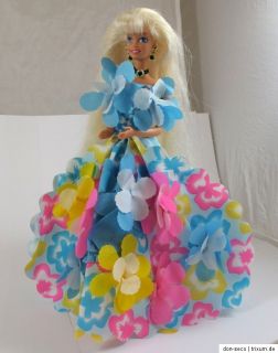 Barbie im hübschen Kleid   verwandelbar   guter Zustand