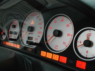 Set in Alu gebürstet und roten Ziffern für R129 Cabrio, Roadster