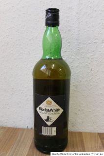 Flasche Black&White Blended Scotch Whisky (Art C 186)