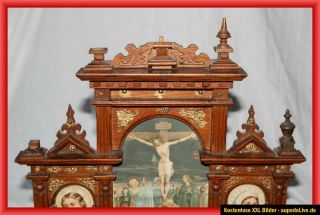 Altar Gründerzeit um 1890 mit Spielwerk und Hintergründen