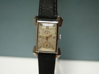 ELGIN Rechteckige Armbanduhr aus den 30er Jahren Kaliber 559 Art Deco