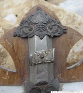 altes Kruzifix Holz Kreuz Christus Korpus aus Metall aufwändige