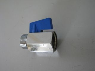 HW675 Mini Kugelhahn 1/2 Innengewinde / 1/2 Außengewinde Griff blau