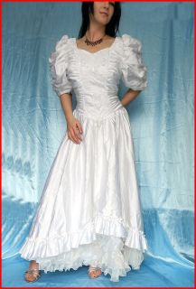 traumhaftes BRAUTKLEID/ Hochzeitskleid* M 42 mit Rüschen, Stickerei