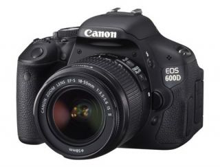 Canon EOS 600D Spiegelreflex + EF S 18 55mm IS II + EF 75 300mm f/4 5