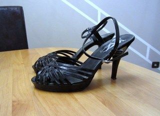 High Heels Sandaletten in schwarz Gr.39 Blogger lack