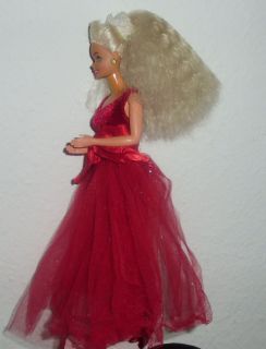 Barbie Original Mattel 1976 in einem wunderschönen Roten Outfit
