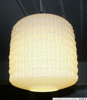 Lampe Hängelampe Peill 70er Jahre stylisch weiß Glas Zylinderform