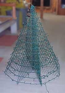 Green Crab Pot   Pre Lit Wire Christmas Tree ( Foldable