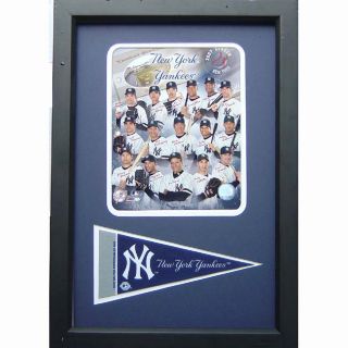 New York Yankees 2007 Team Photo w/ Mini Pennant