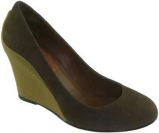 Heaven Womens Round Toe Pump Brown Suede (10, Brown Suede) Shoes