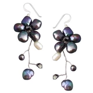 Sterling Silver Dreamy Nature Black Pearl Flower Earrings (Thailand