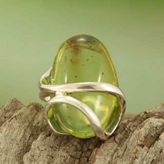 Sterling Silver Freeform Lime Green Baltic Amber Ring (Lithuania