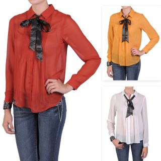 Journee Collection Juniors Lightweight Pleated Button up Blouse
